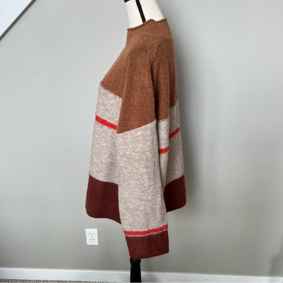 Universal Thread Sweater - Picture 3 of 6